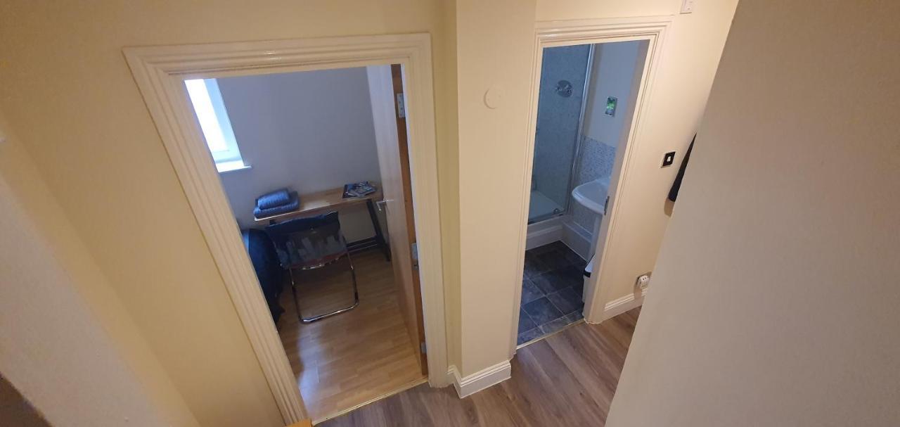 Double Room&Private Bath Near The Square Mile Лондон Екстериор снимка
